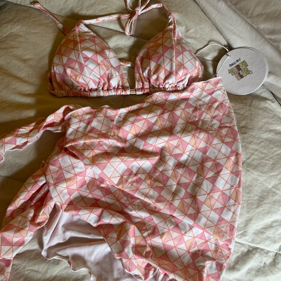 Princess Polly Bikini and Sarong - Picture 2 of 3